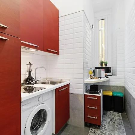 Appartamento Elegance&comfort I Balcony I Metro 200m *