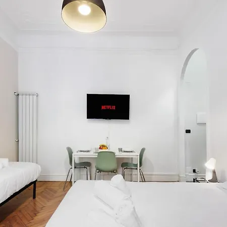 Appartamento Elegance&comfort I Balcony I Metro 200m